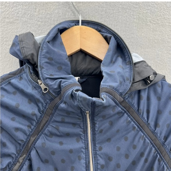 Lululemon Gather And Sprint Running Jacket Windbreaker
Sz 4 Hooded Full Zip - Picture 6 of 9